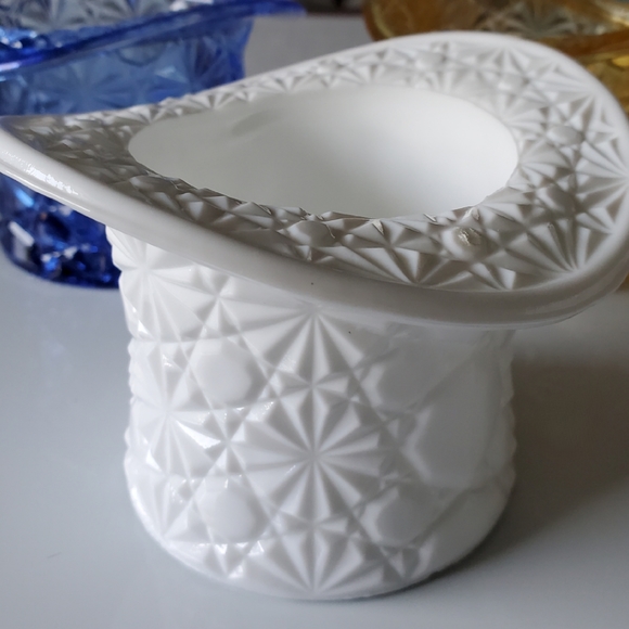 🎩 Vntg Large 4 1/2" Milk Glass Top Hat 🎩 - Picture 3 of 10